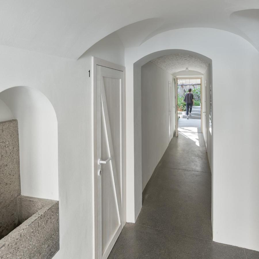 Schick Und Luftig Im Herzen Von Linz Esterno foto